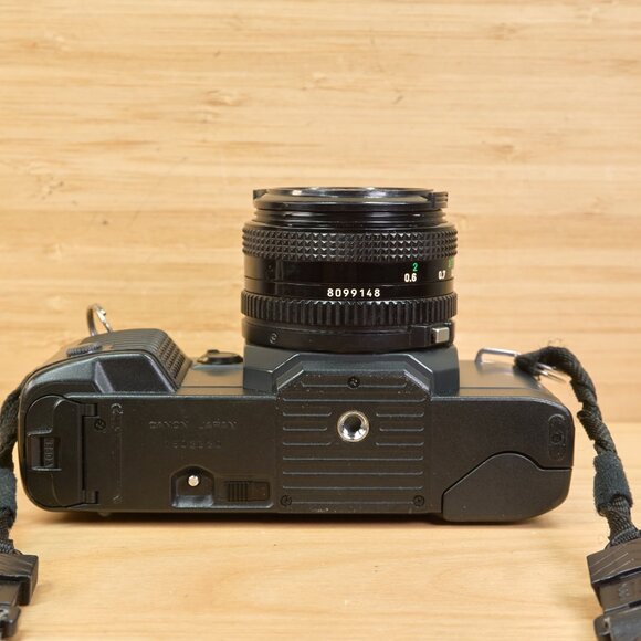 Canon T70 35mm SLR Film Camera w/ 50mm f1.8 Lens & Canon 277T Flash / Tested - Picture 9 of 13